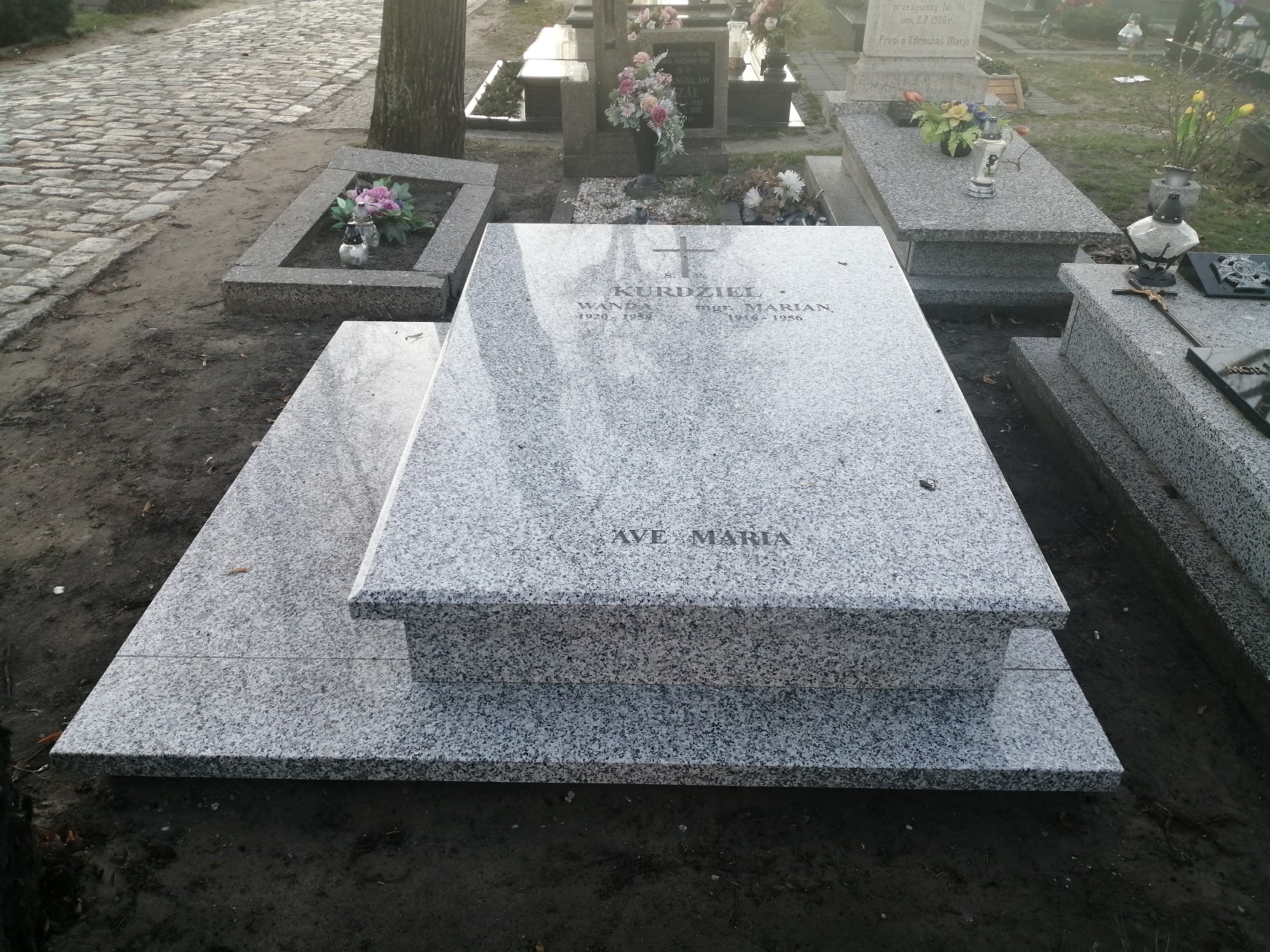 Grób Jadwiga Kuśnierczak